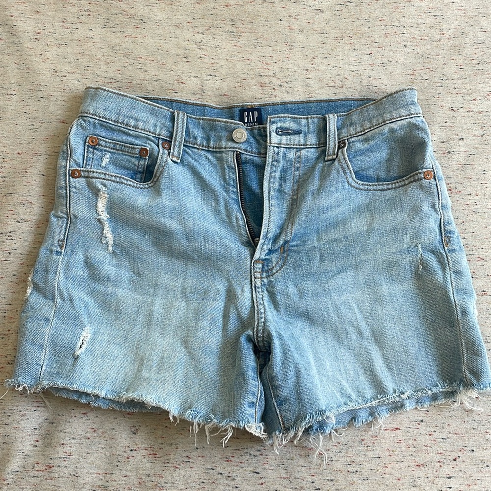 Gap shorts